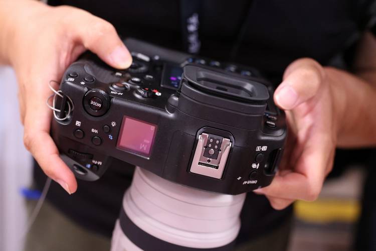 十字对焦、堆栈传感器 佳能EOS R5 Mark II、R1性能飙升、价格还有惊喜