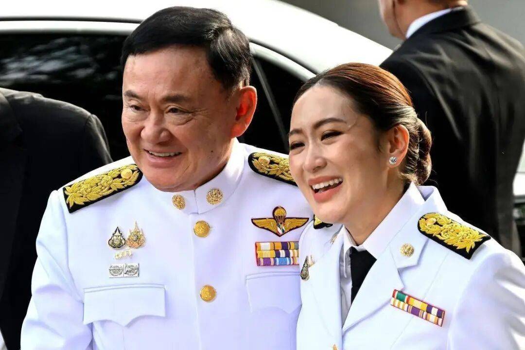 他信为什么“自投罗网”回到泰国，判一年监禁真的重了？看佩通坦怎么说！